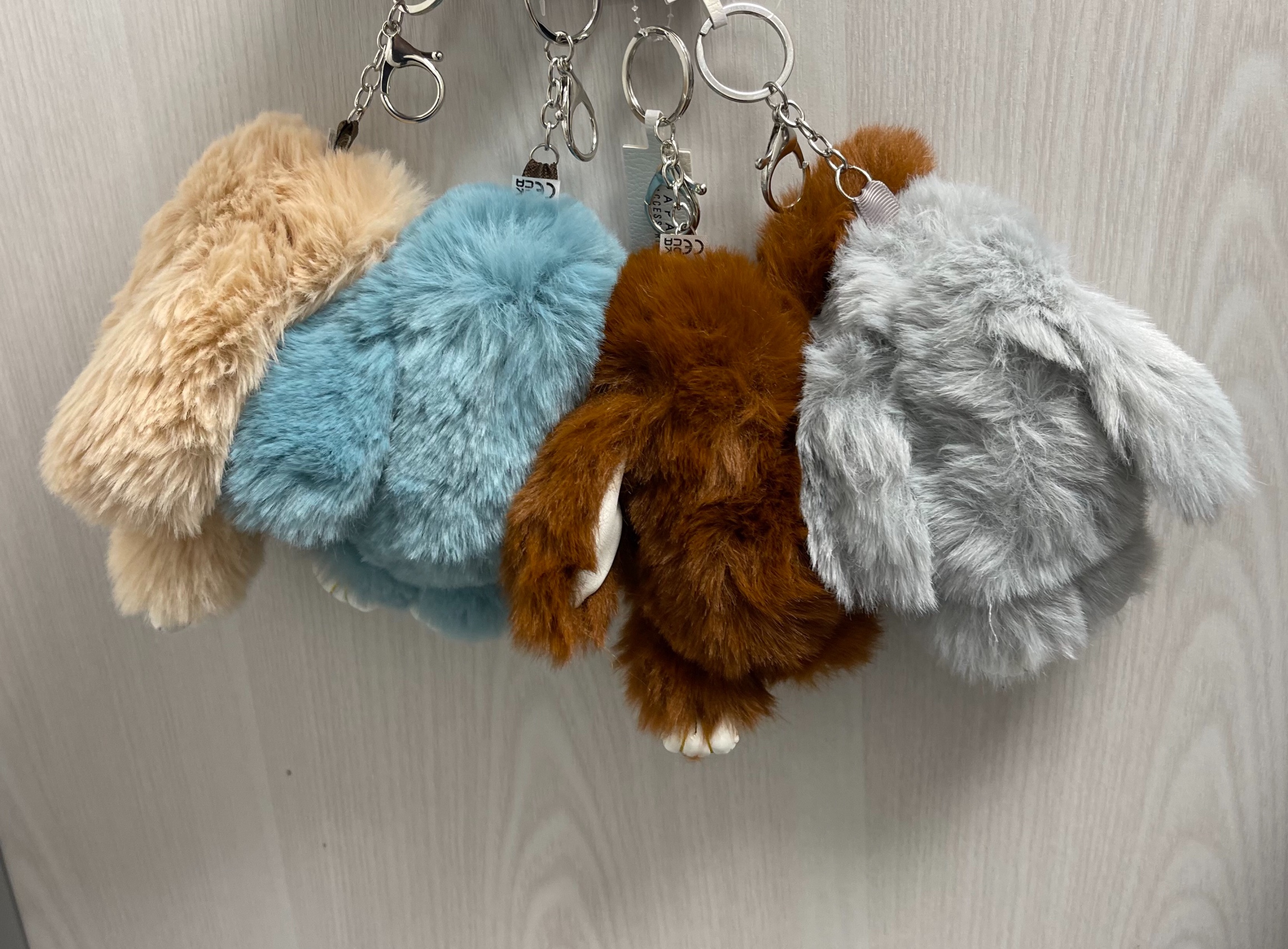 Soft pom hot sale pom keychain